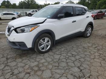  Salvage Nissan Kicks