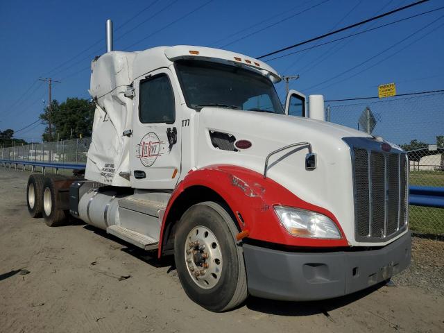  Salvage Peterbilt 579