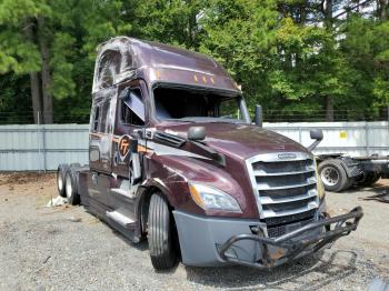  Salvage Freightliner Cascadia 1