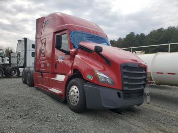  Salvage Freightliner Cascadia 1