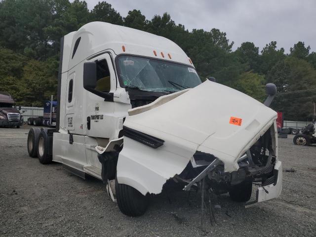  Salvage Freightliner Cascadia 1