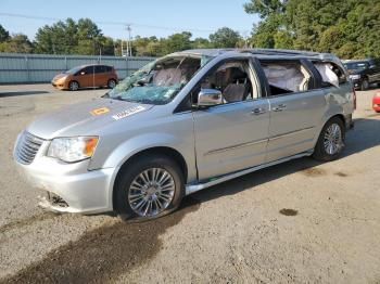  Salvage Chrysler Minivan