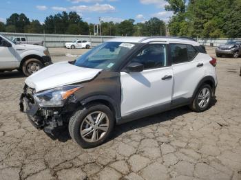  Salvage Nissan Kicks