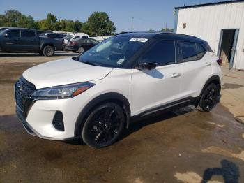  Salvage Nissan Kicks