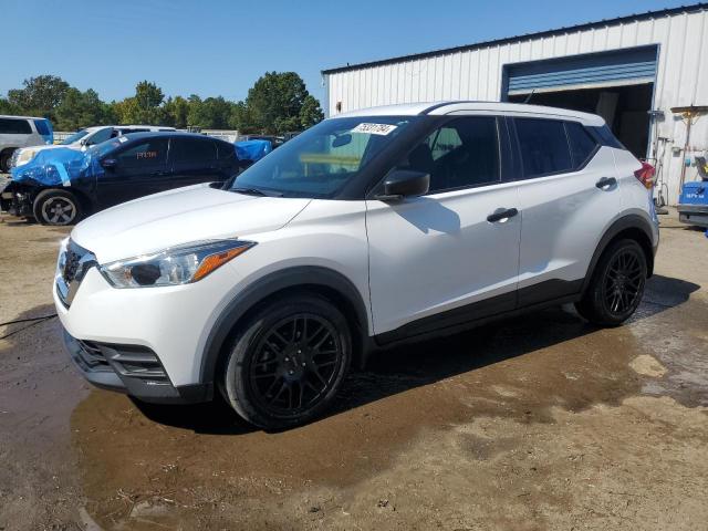  Salvage Nissan Kicks