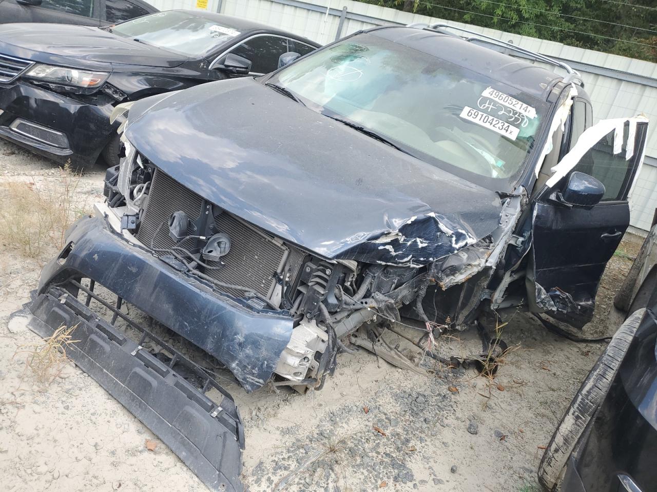 Nissan Pathfinder S Image 1