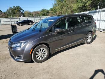  Salvage Chrysler Pacifica