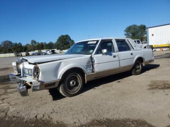  Salvage Lincoln Towncar