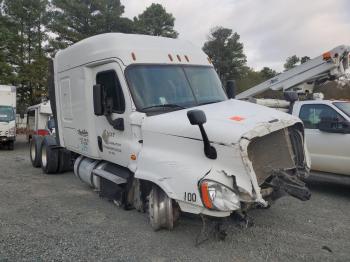  Salvage Freightliner Cascadia 1