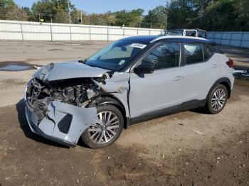  Salvage Nissan Kicks