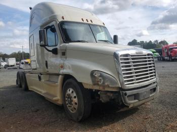  Salvage Freightliner Cascadia 1