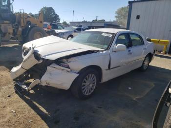  Salvage Lincoln Towncar