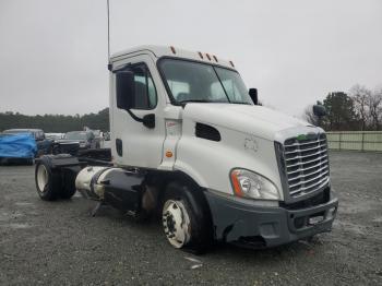  Salvage Freightliner Cascadia 1