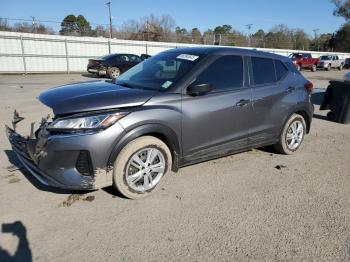  Salvage Nissan Kicks