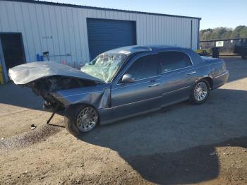  Salvage Lincoln Towncar