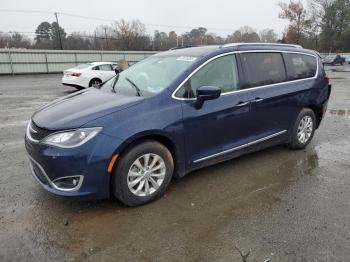  Salvage Chrysler Pacifica