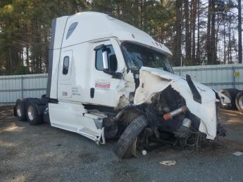  Salvage Freightliner Cascadia 1