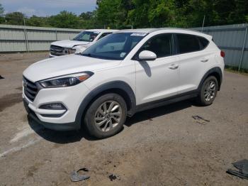  Salvage Hyundai TUCSON