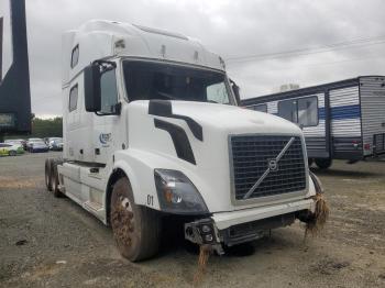  Salvage Volvo Vnl
