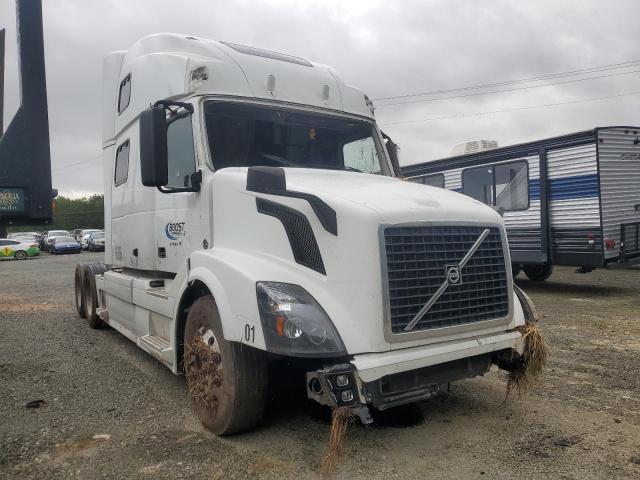  Salvage Volvo Vnl