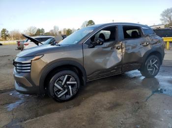  Salvage Nissan Kicks