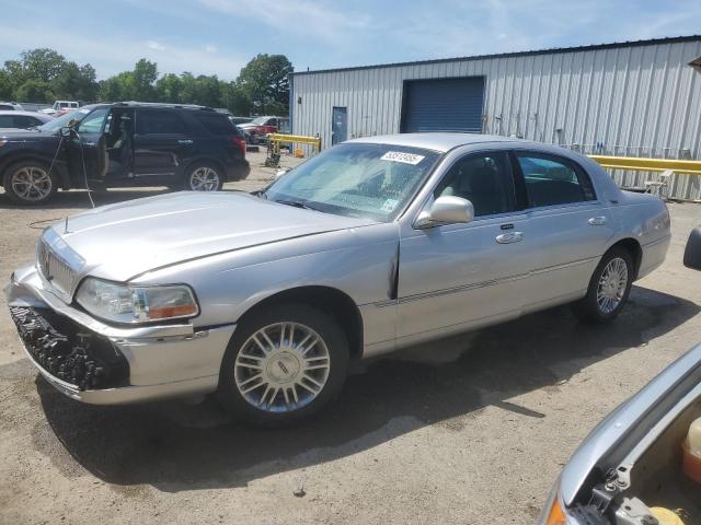  Salvage Lincoln Towncar