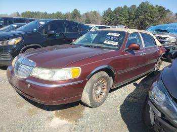  Salvage Lincoln Towncar