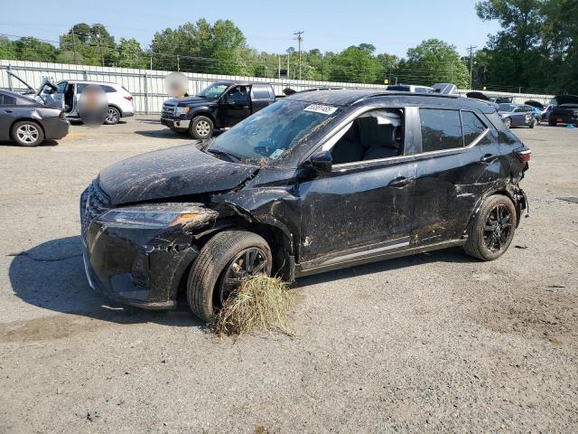  Salvage Nissan Kicks