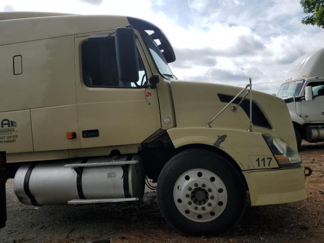  Salvage Volvo Vnl