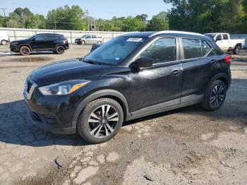  Salvage Nissan Kicks