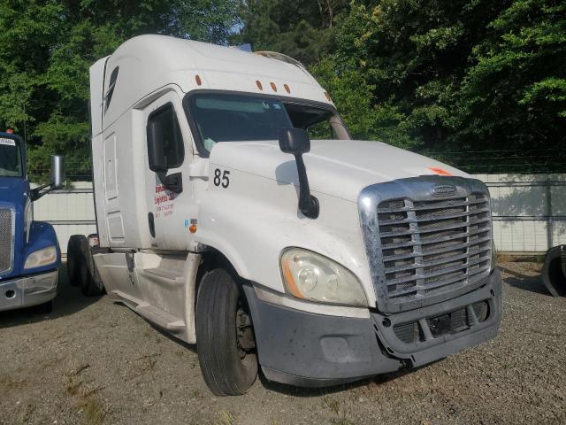  Salvage Freightliner Cascadia 1