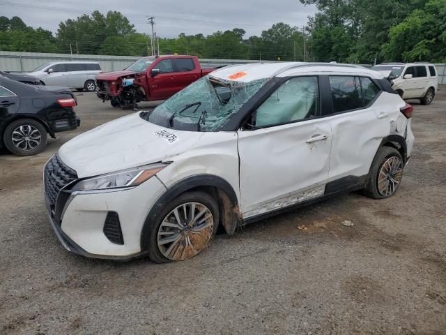  Salvage Nissan Kicks