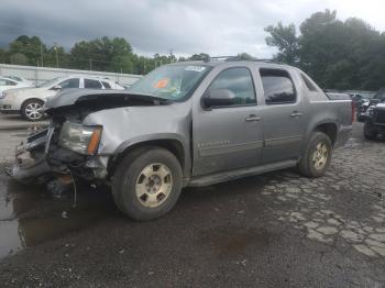  Salvage Chevrolet Avalanche