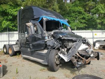  Salvage Freightliner Cascadia 1