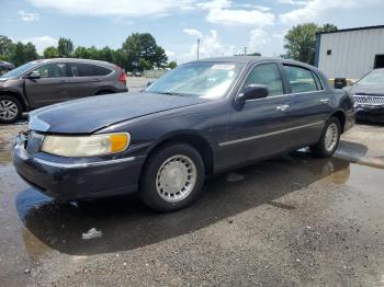  Salvage Lincoln Towncar