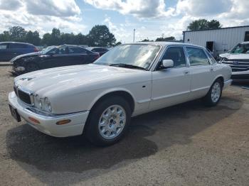  Salvage Jaguar Xj8