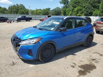  Salvage Nissan Kicks