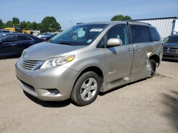  Salvage Toyota Sienna