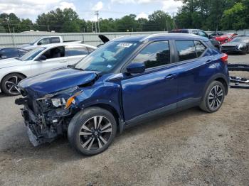 Salvage Nissan Kicks