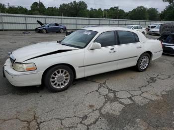  Salvage Lincoln Towncar