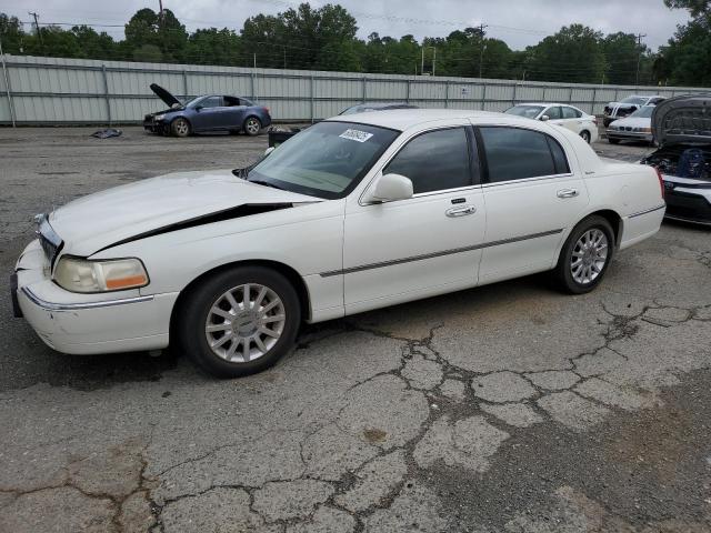  Salvage Lincoln Towncar