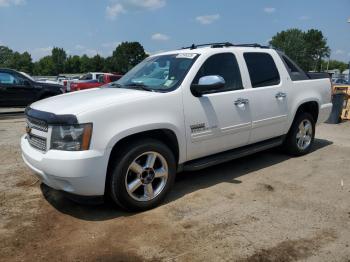  Salvage Chevrolet Avalanche