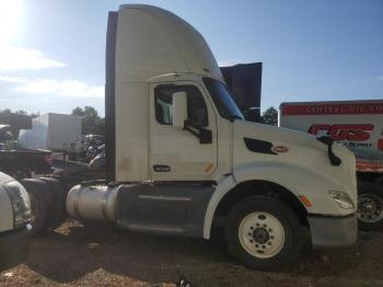  Salvage Peterbilt Tractor 579