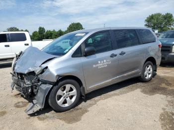  Salvage Toyota Sienna