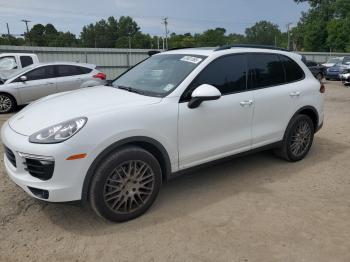  Salvage Porsche Cayenne