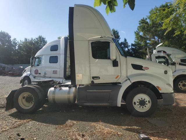  Salvage Peterbilt 579