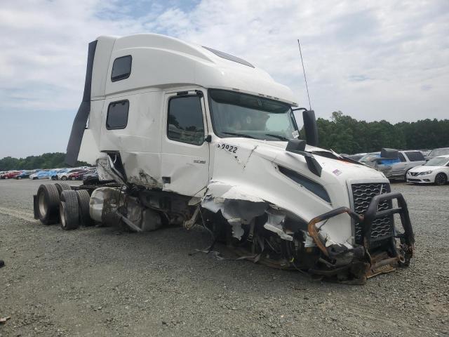  Salvage Volvo Vnl