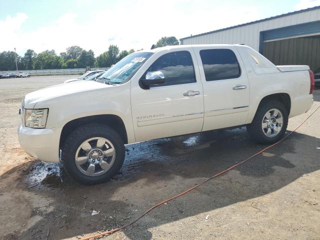  Salvage Chevrolet Avalanche