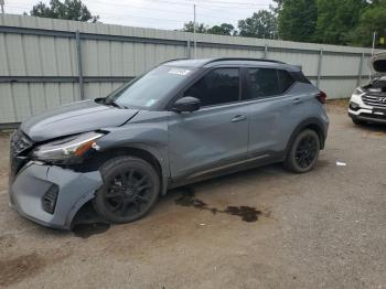  Salvage Nissan Kicks