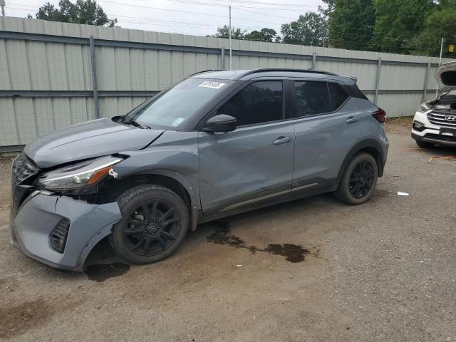  Salvage Nissan Kicks